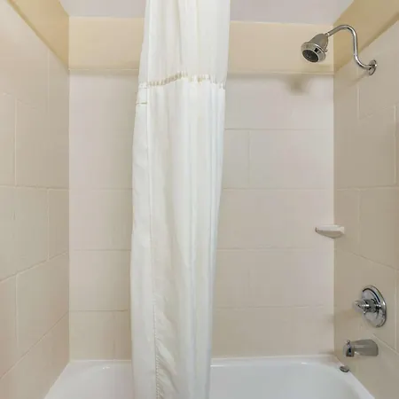 Best Western Plus University Park Inn & Suites State College Exterior photo