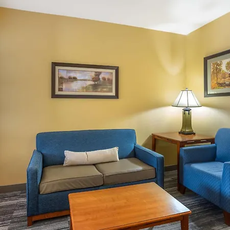 Best Western Plus University Park Inn & Suites State College Exterior photo