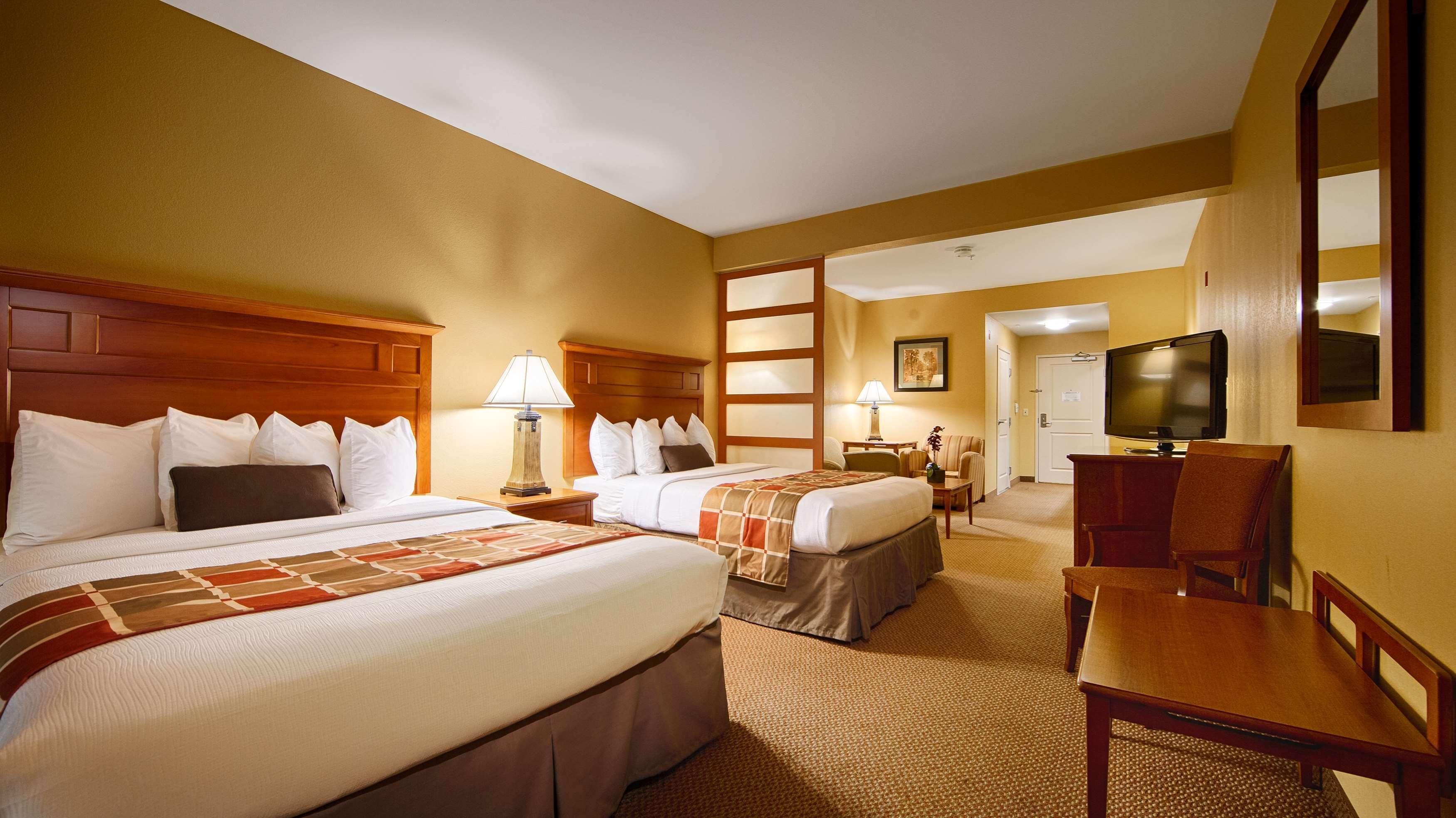 Western Park & Hotel