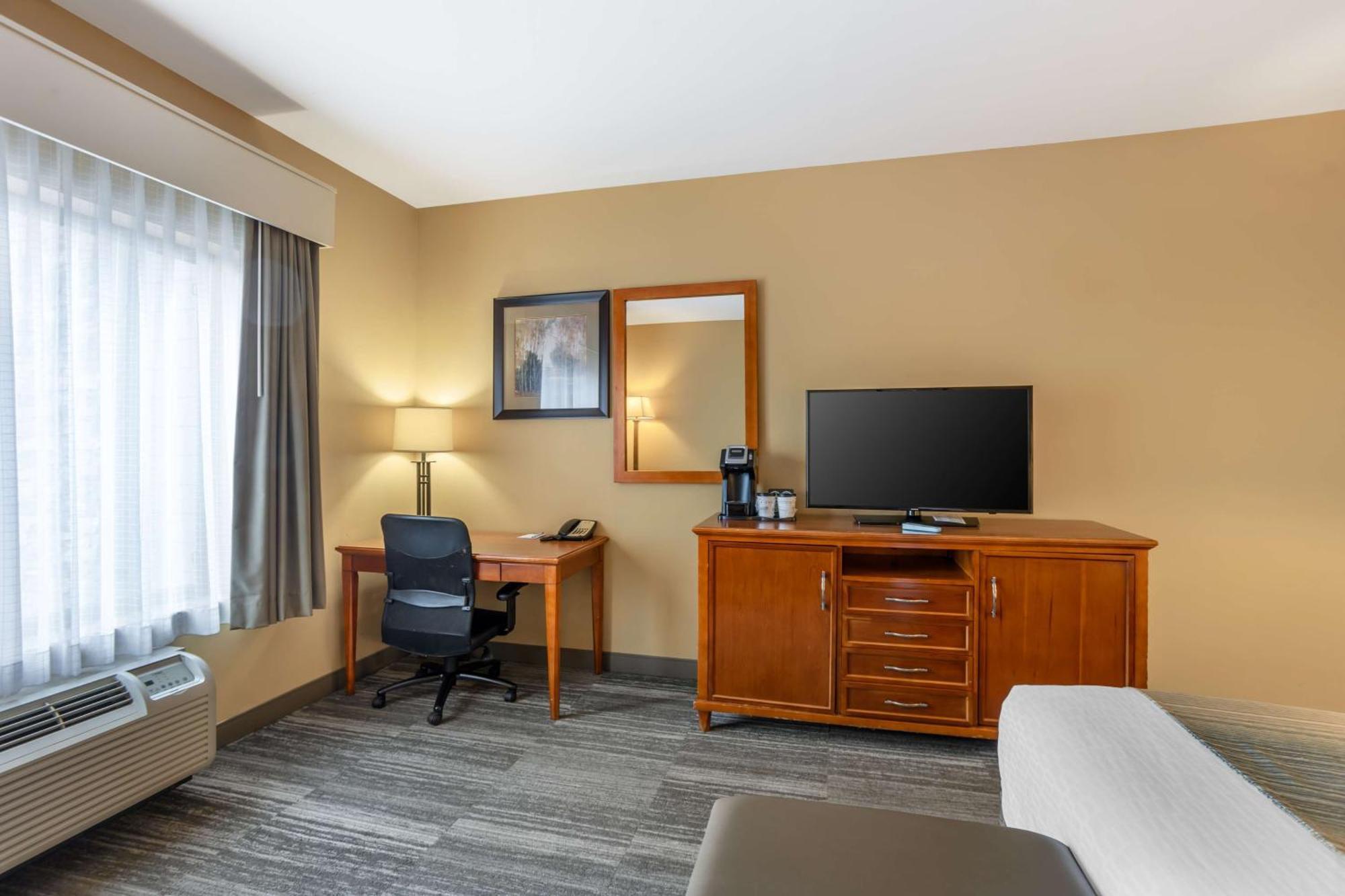 Western Park & 3* State College
