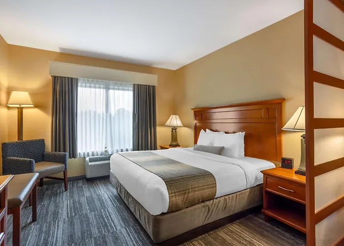 Best Western Plus University Park Inn & Suites