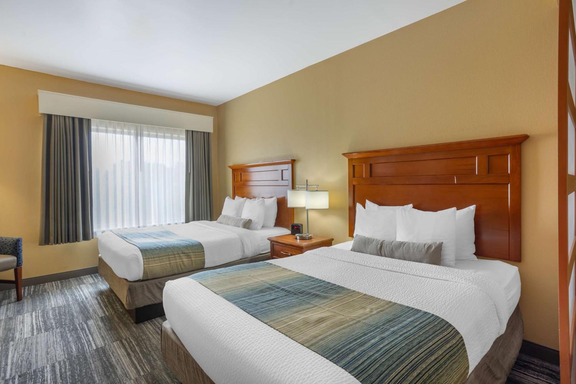 Hotel Western Park & State College