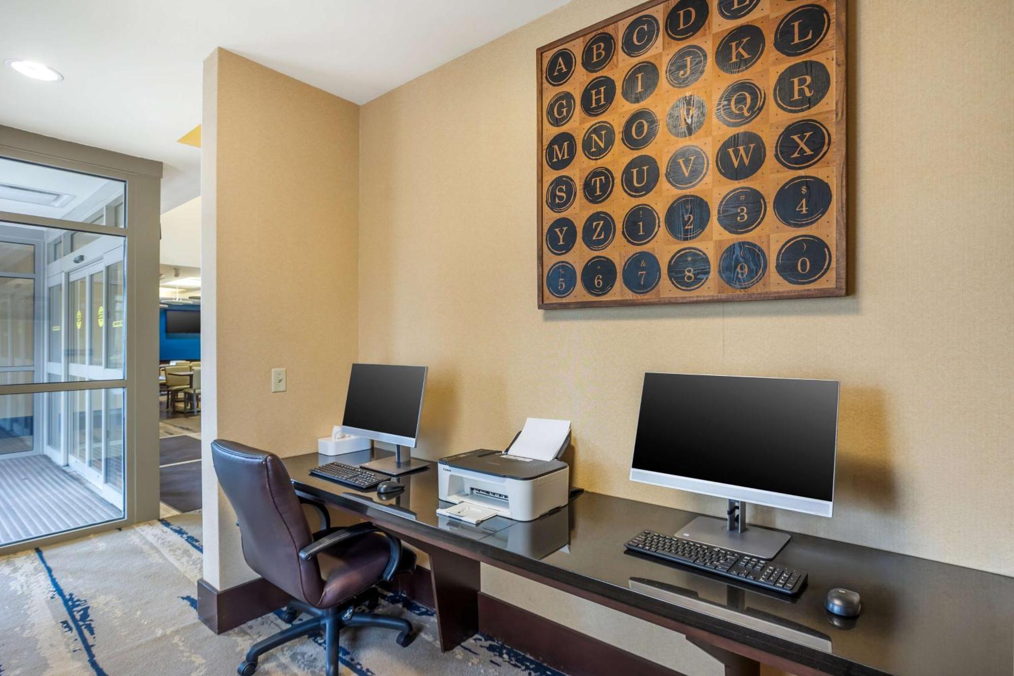 Western Park & Hotel 3*