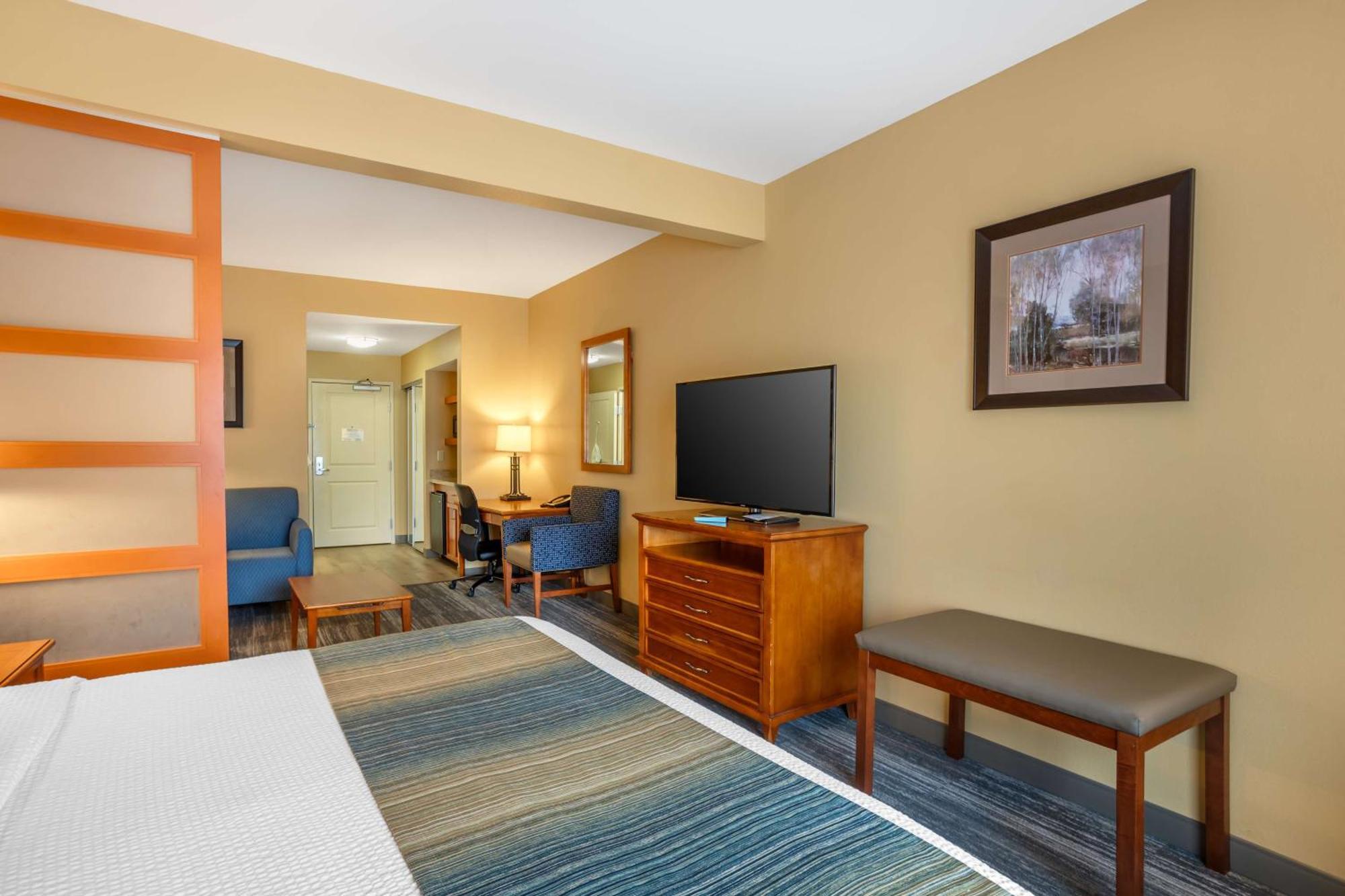 Western Park & 3* State College